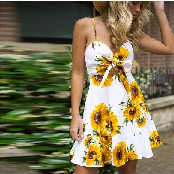 Lulus Dresses & Skirts - New Lulus Sunflower Summer Dress Size: Medium